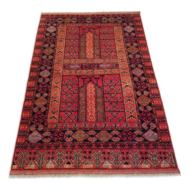 4'0" x 5'10"   Hajli Rug Angle View