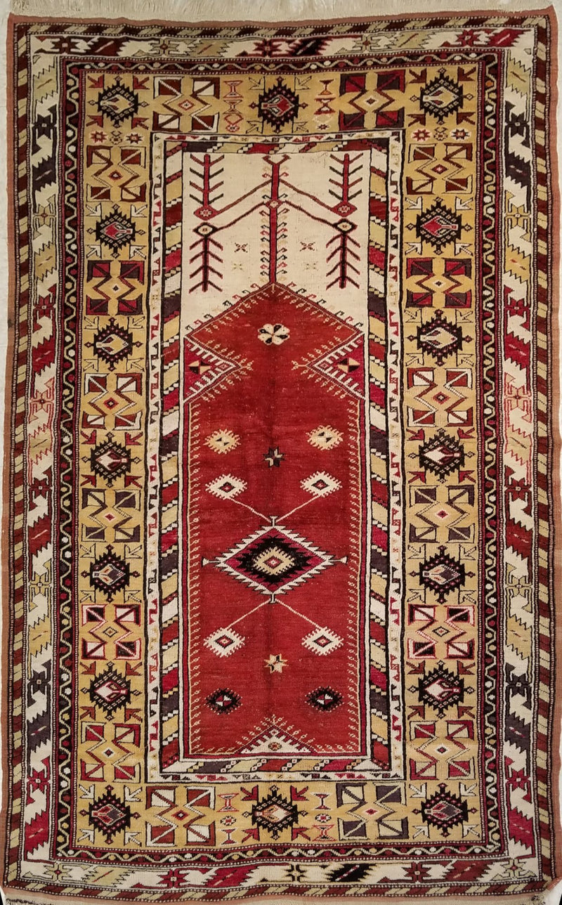 4'6" x 7'3"   Turkish Milas Rug Top View