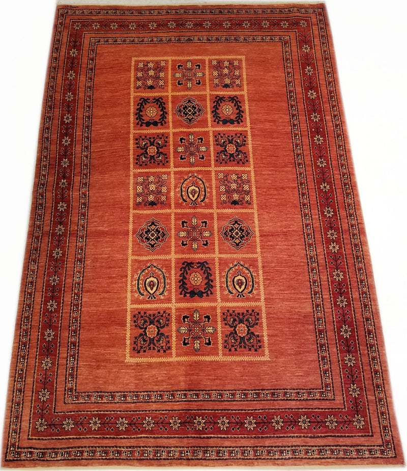 5'8" x 8'5"   Persian Kashkuli Rug Top View