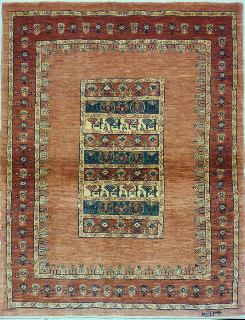 3'9" x 4'11"   Persian Kashkuli Rug Top View