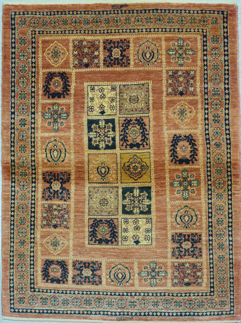 3'7" x 4'10"   Persian Kashkuli Rug Top View
