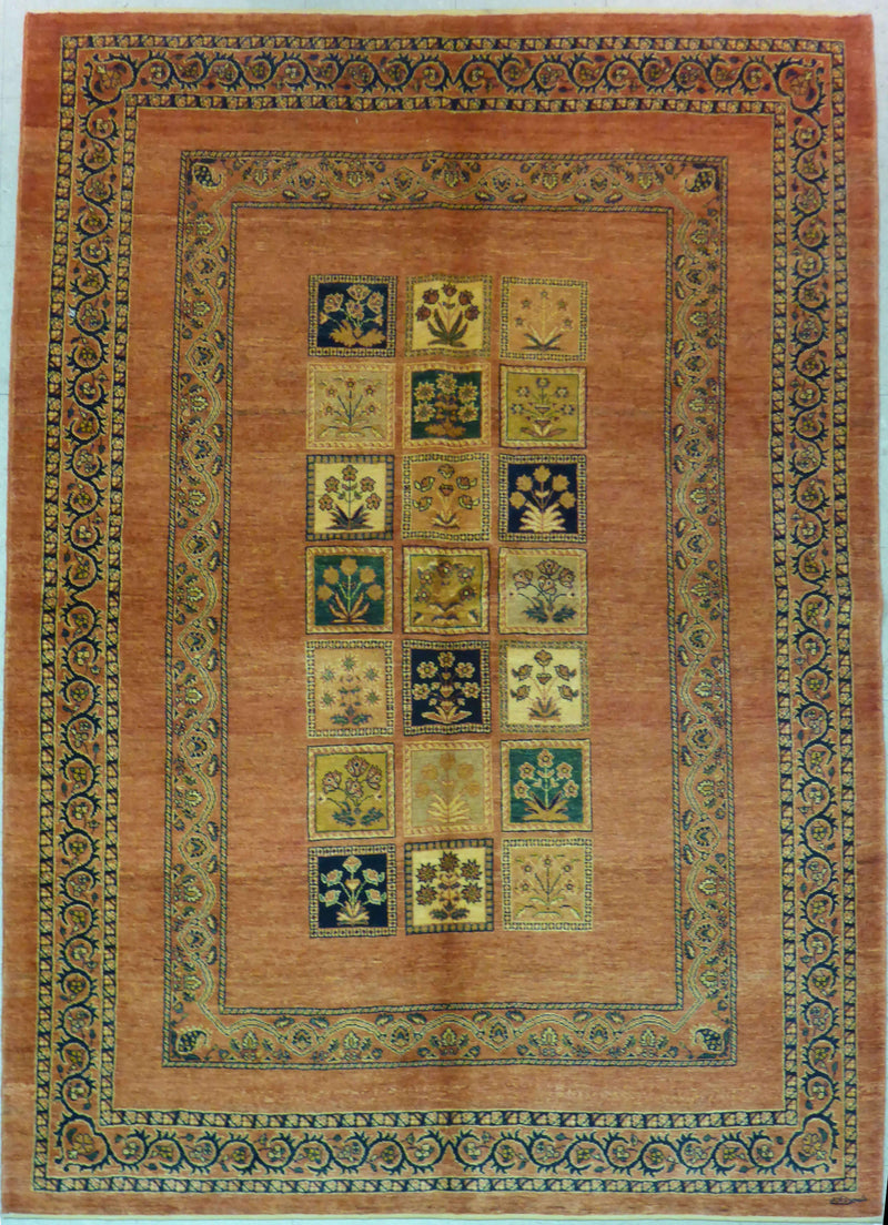 5'8" x 7'10"   Persian Kashkuli Rug Top View