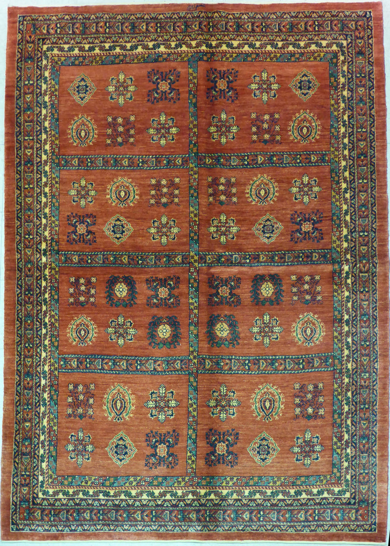 5'7" x 7'10"   Persian Kashkuli Rug Top View
