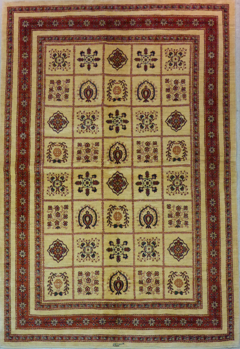 5'7" x 8'1"   Persian Kashkuli Rug Top View