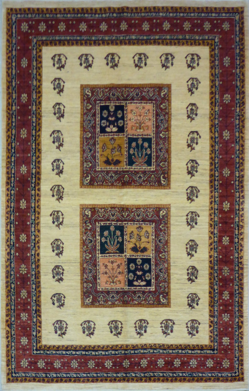 5'8" x 8'11"   Persian Kashkuli Rug Top View