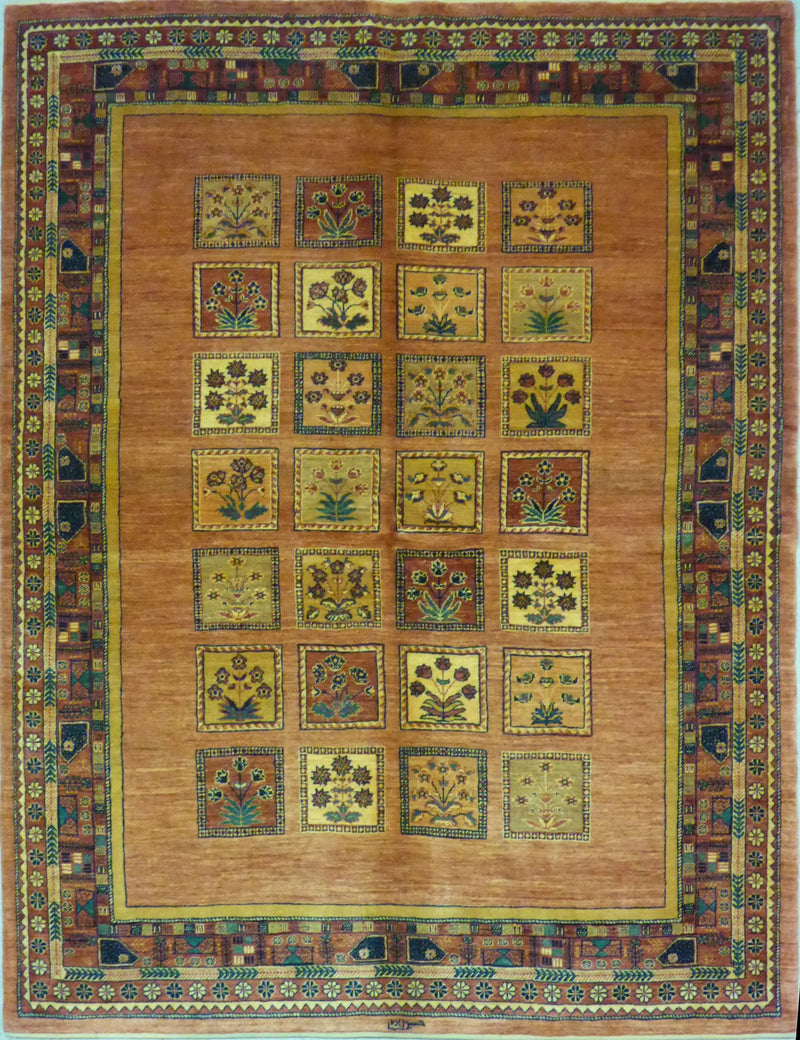 5'9" x 7'6"   Persian Kashkuli Rug Top View