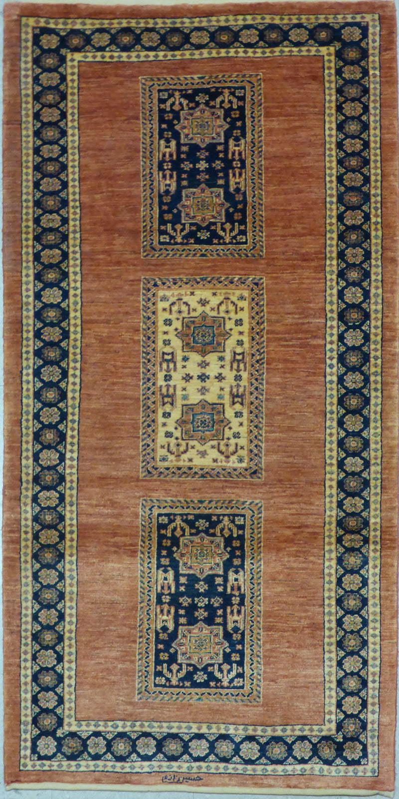 2'9" x 5'6"   Persian Kashkuli Rug Top View