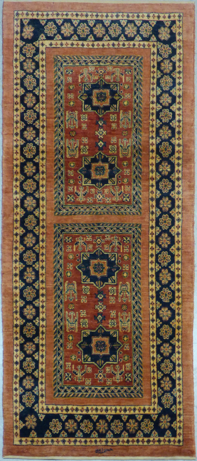 2'8" x 6'3"   Persian Kashkuli Rug Top View