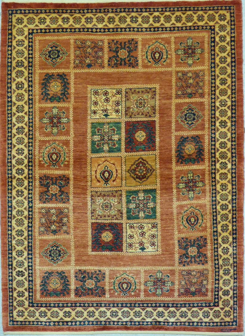 3'7" x 4'11"   Persian Kashkuli Rug Top View