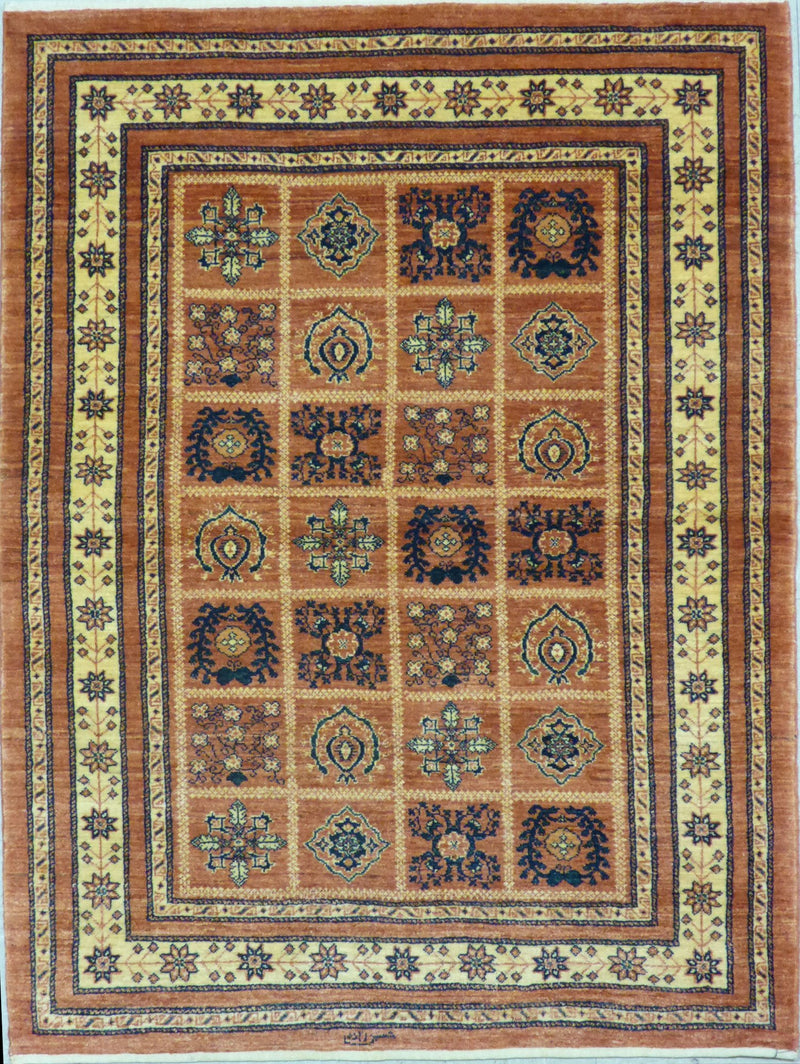 3'7" x 4'9"   Persian Kashkuli Rug Top View