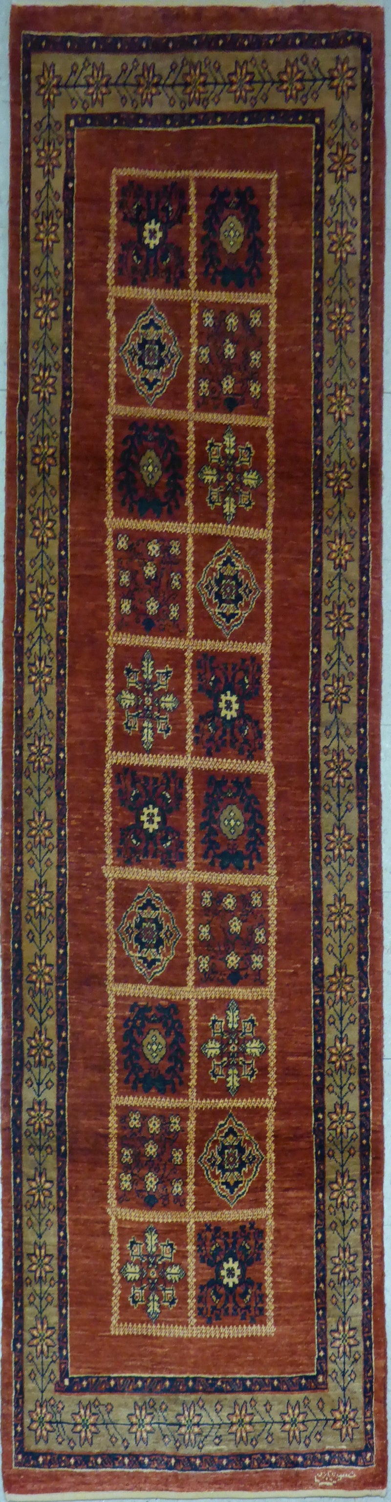 2'7" x 9'11"   Persian Kashkuli Runner Rug Top View