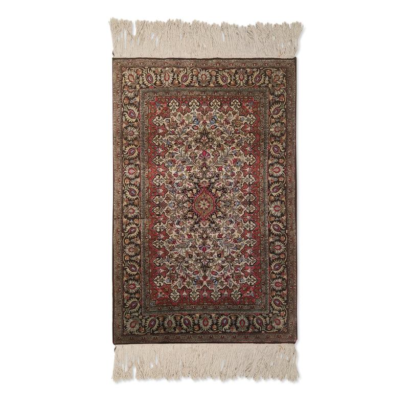 2'9" x 4'3"   Silk Persian Qom Rug Top View