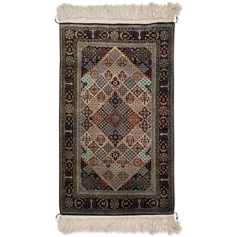2'7" x 4'5"   Silk Persian Qom Rug Top View