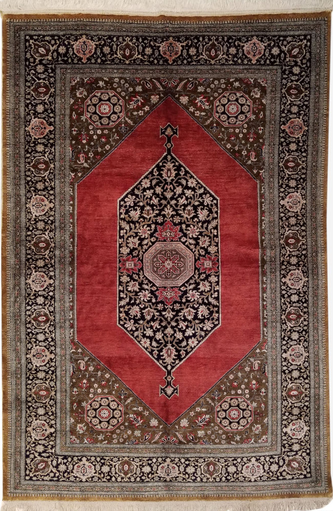 4'3" x 6'6"   Silk Persian Qom Rug Top View