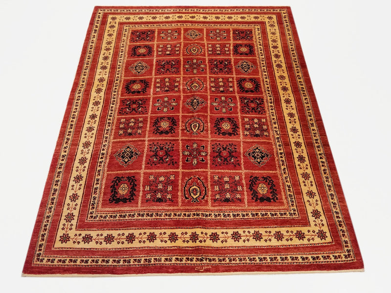 5'7" x 7'1"   Persian Kashkuli Rug Top View