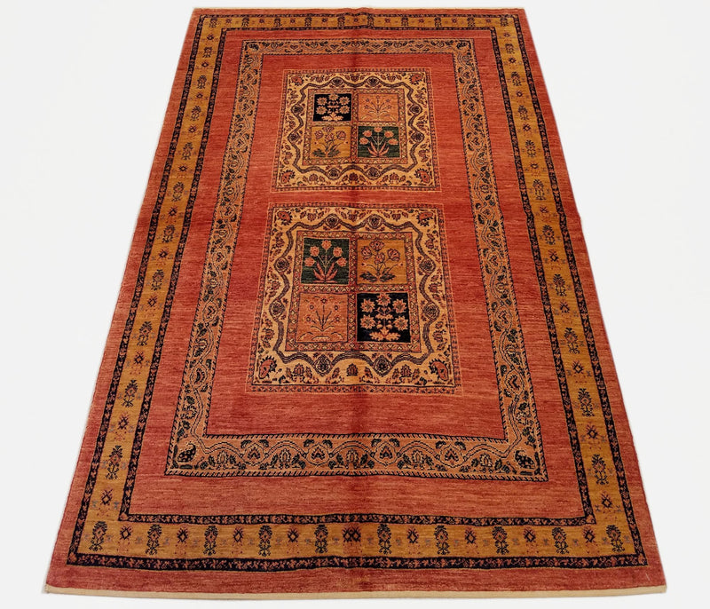 4'8" x 7'4"   Persian Kashkuli Rug Top View