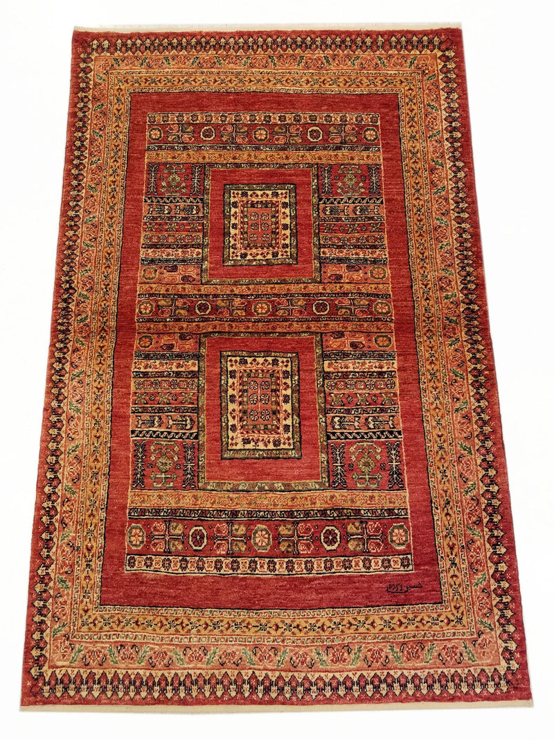 3'6" x 5'6"   Persian Kashkuli Rug Top View