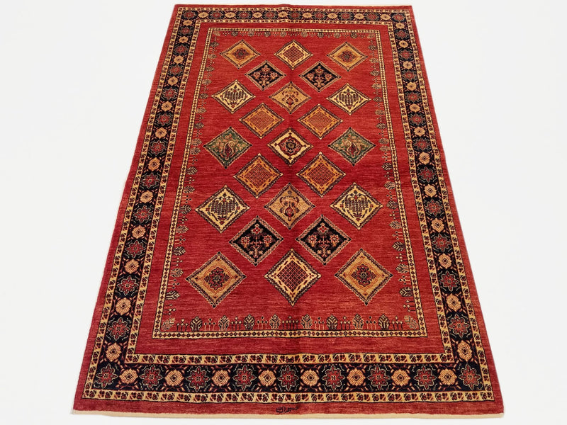 4'7" x 7'2"   Persian Kashkuli Rug Top View