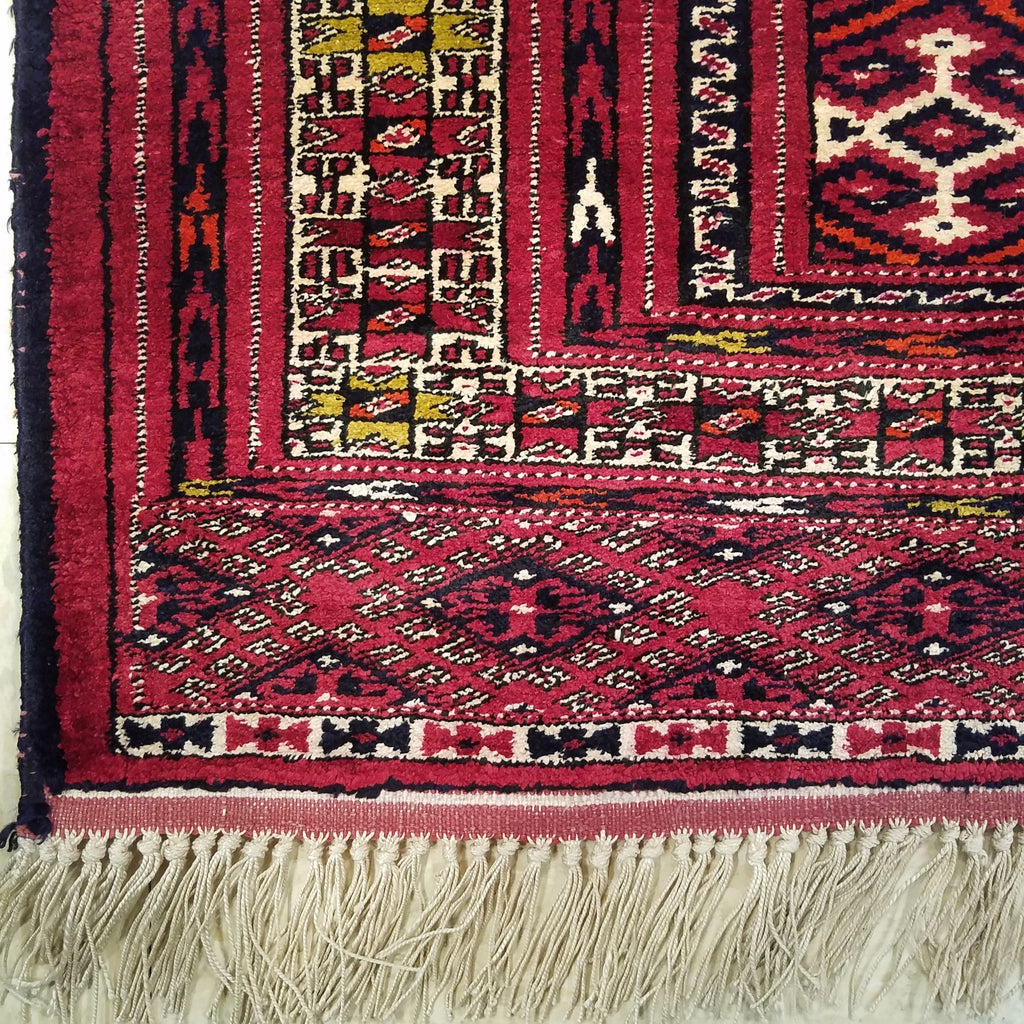 3'7" x 4'8"   Silk Persian Turkman Prayer design Rug Angle View