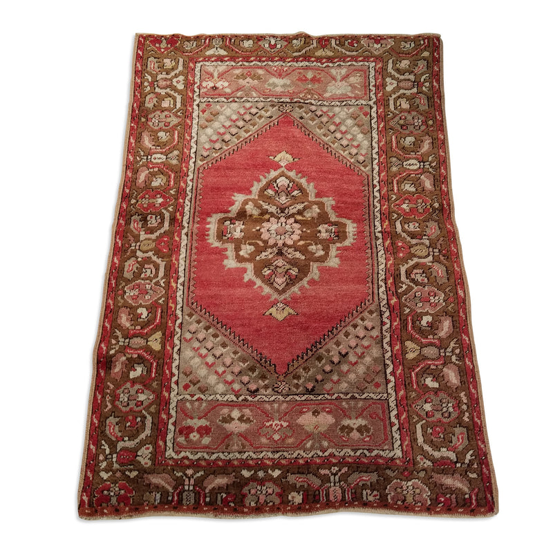 2'8" x 3'8"   Turkish Ortakoy Rug Angle View