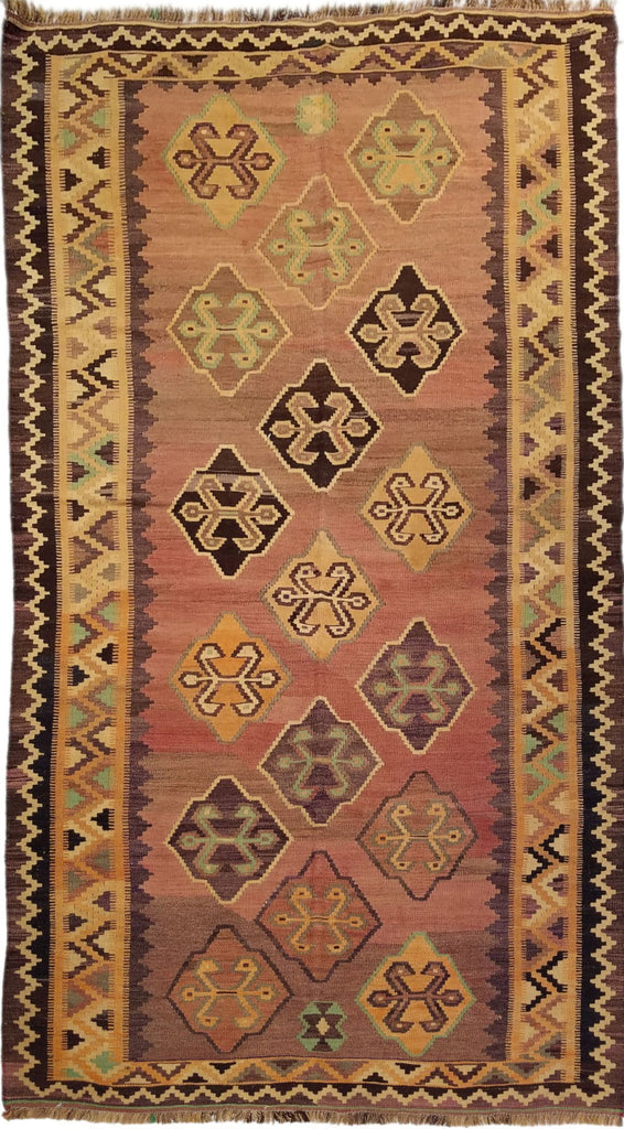 4'10" x 8'9"   Persian Vintage Qashqai Kilim Rug Top View